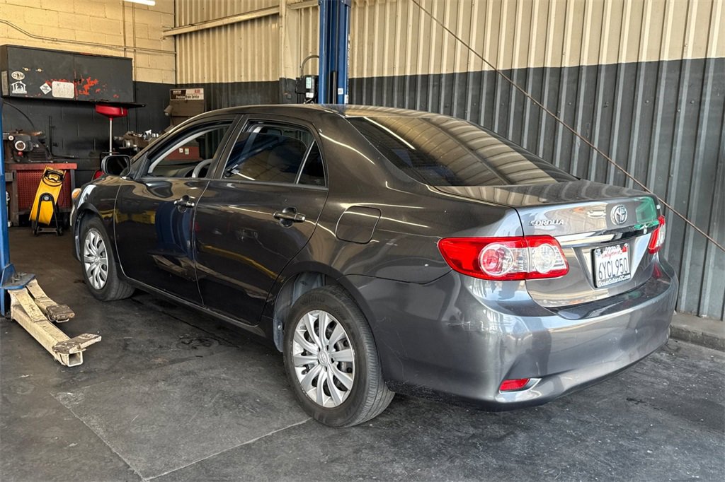 Used 2012 Toyota Corolla LE image 3