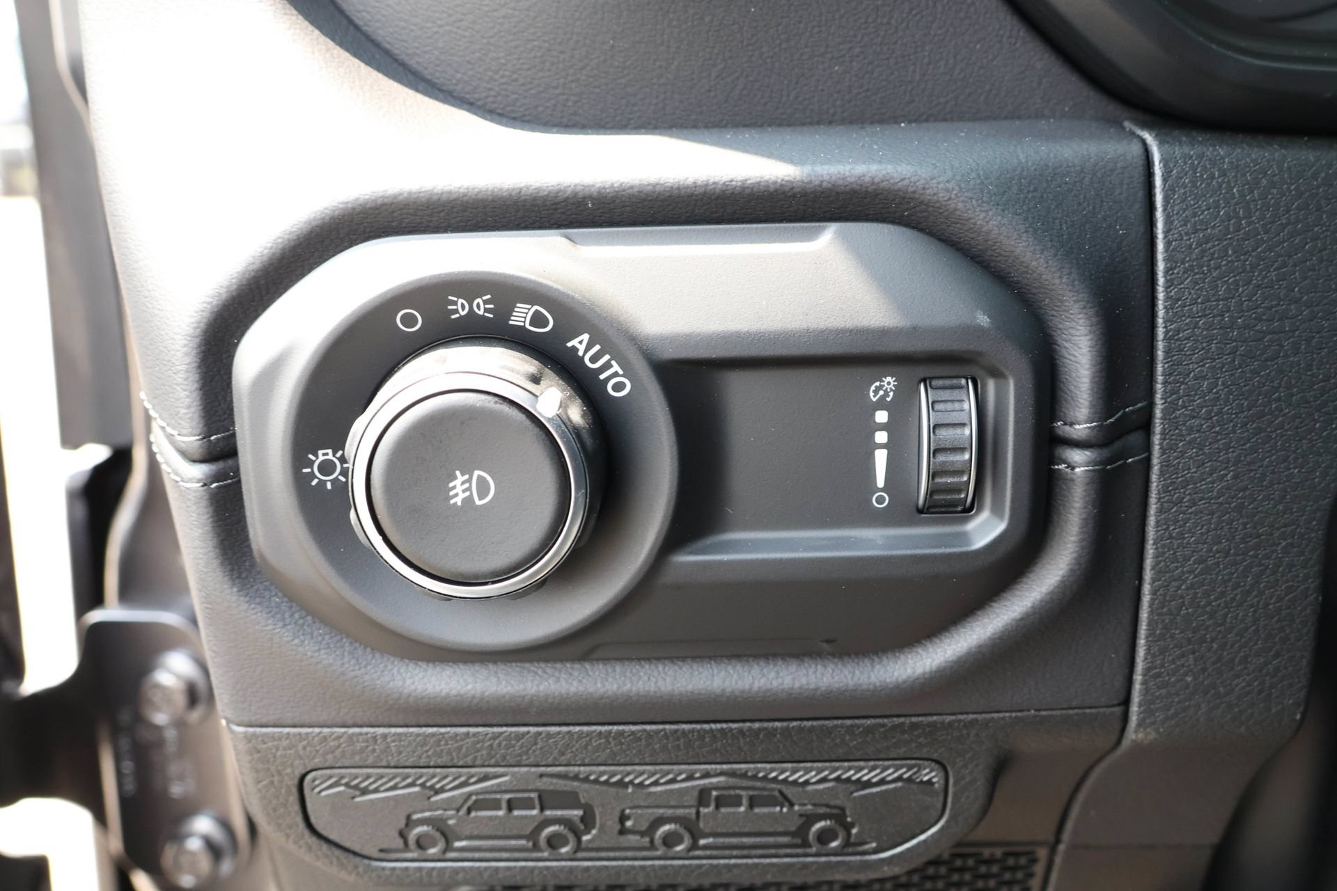 New 2026 Jeep Wrangler Unlimited Sahara AWD/4WD image 29
