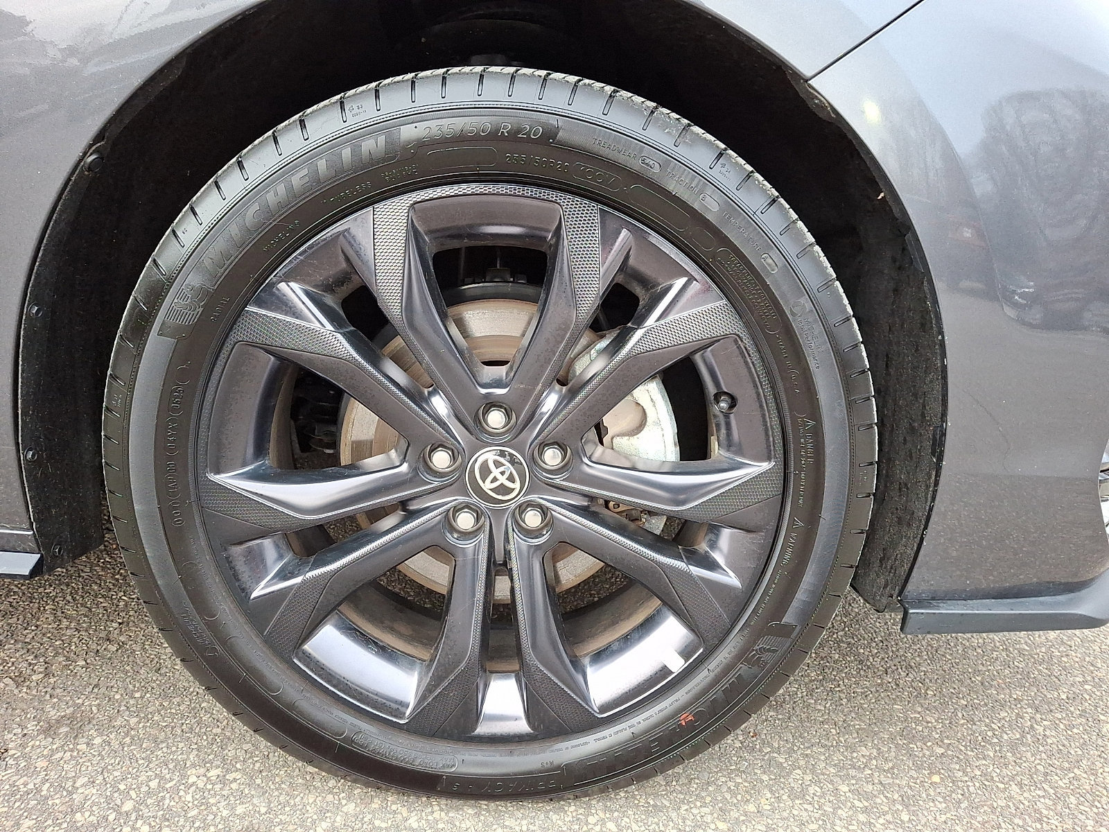 Used 2025 Toyota Sienna XSE FWD image 8