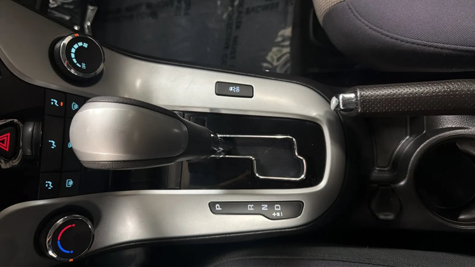 Used 2013 Chevrolet Cruze LS FWD image 13