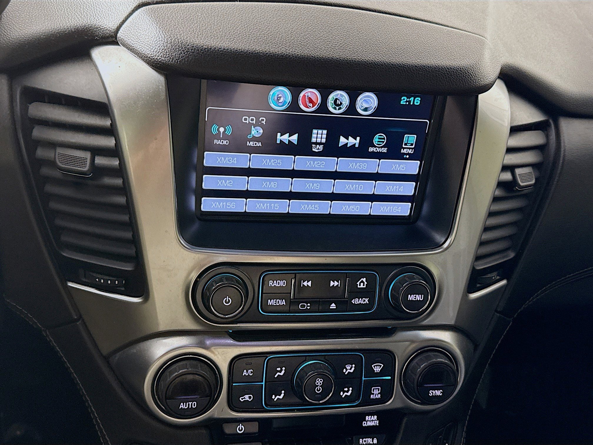 Used 2019 Chevrolet Suburban LT AWD/4WD image 18