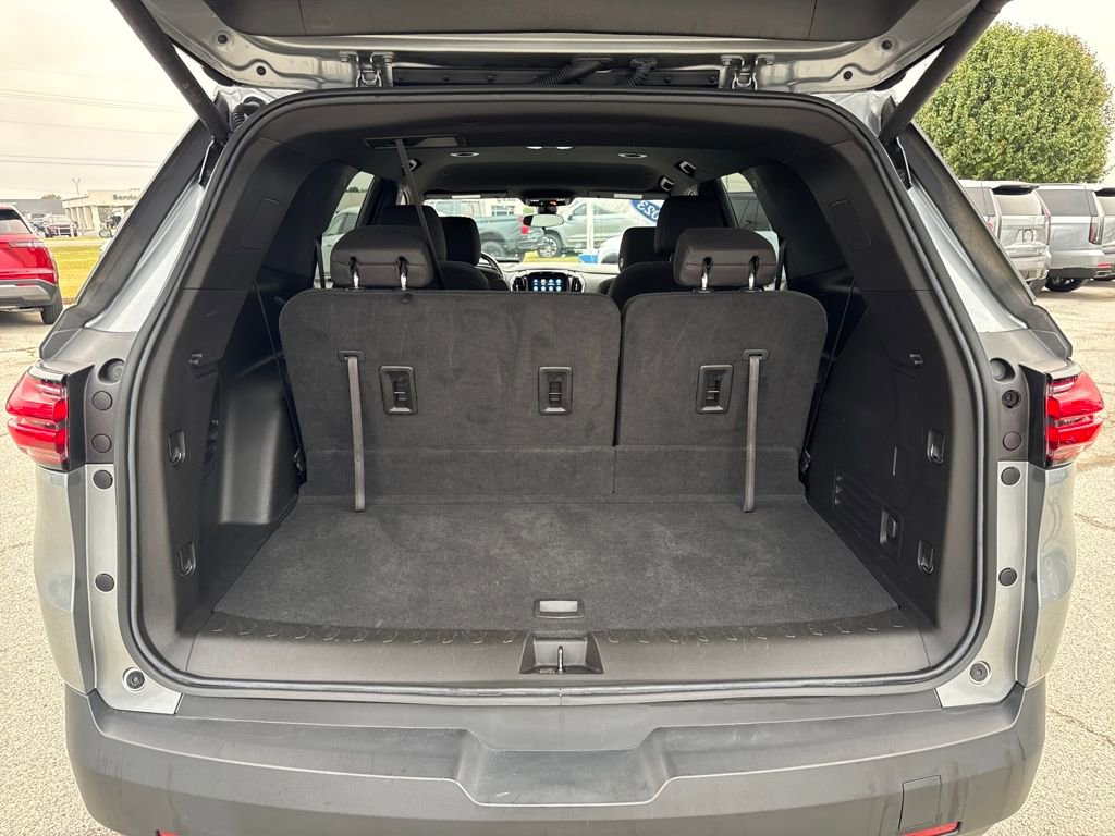 Used 2023 Chevrolet Traverse LT image 6