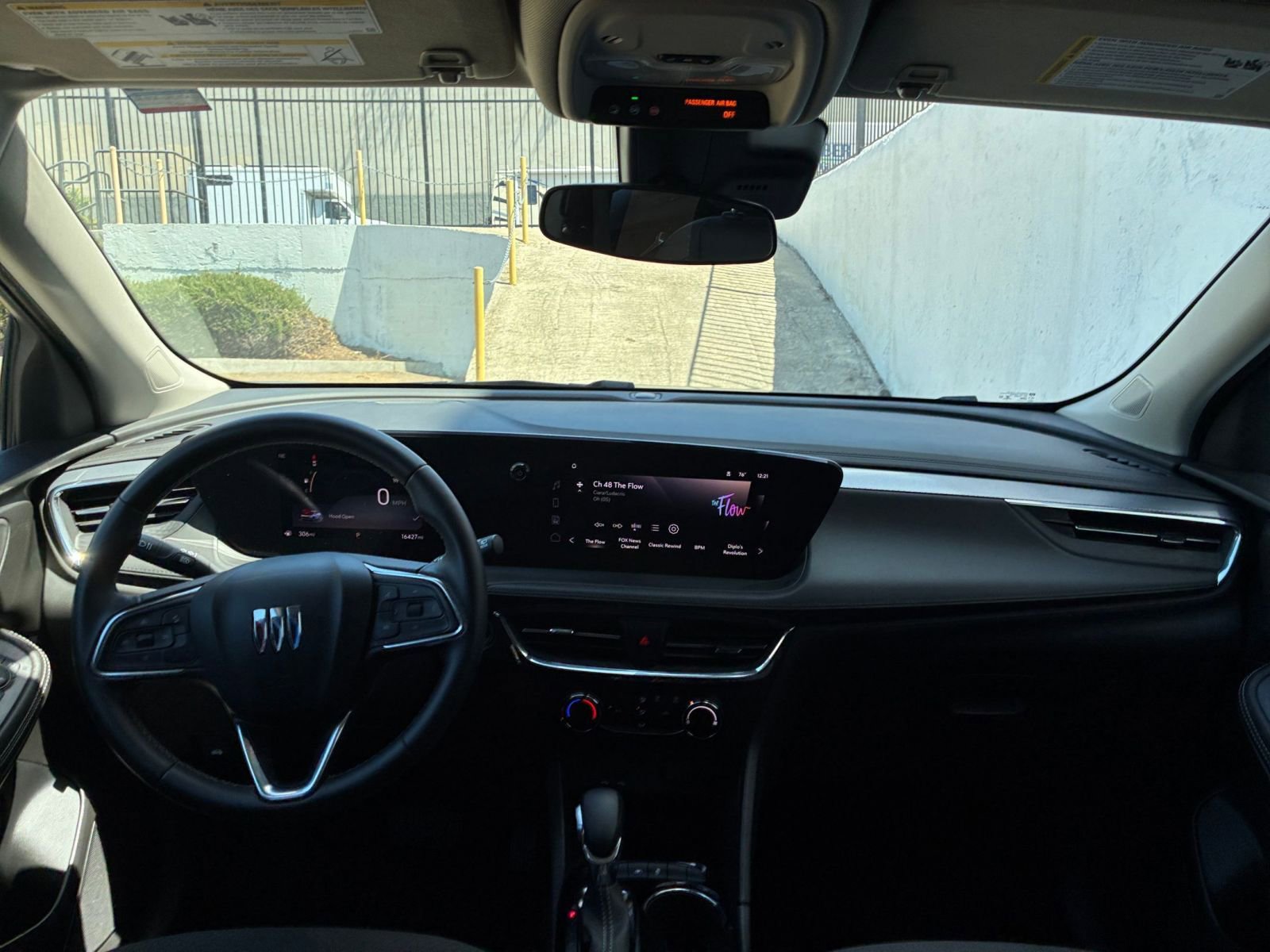 Used 2025 Buick Encore GX Preferred image 32