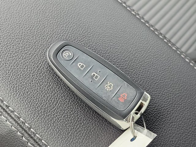 Used 2019 Ford Escape SE FWD image 28
