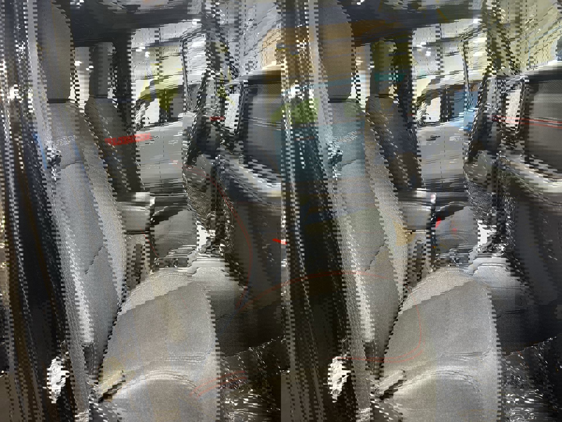 Used 2024 Jeep Gladiator Rubicon w/ Convenience Group image 27