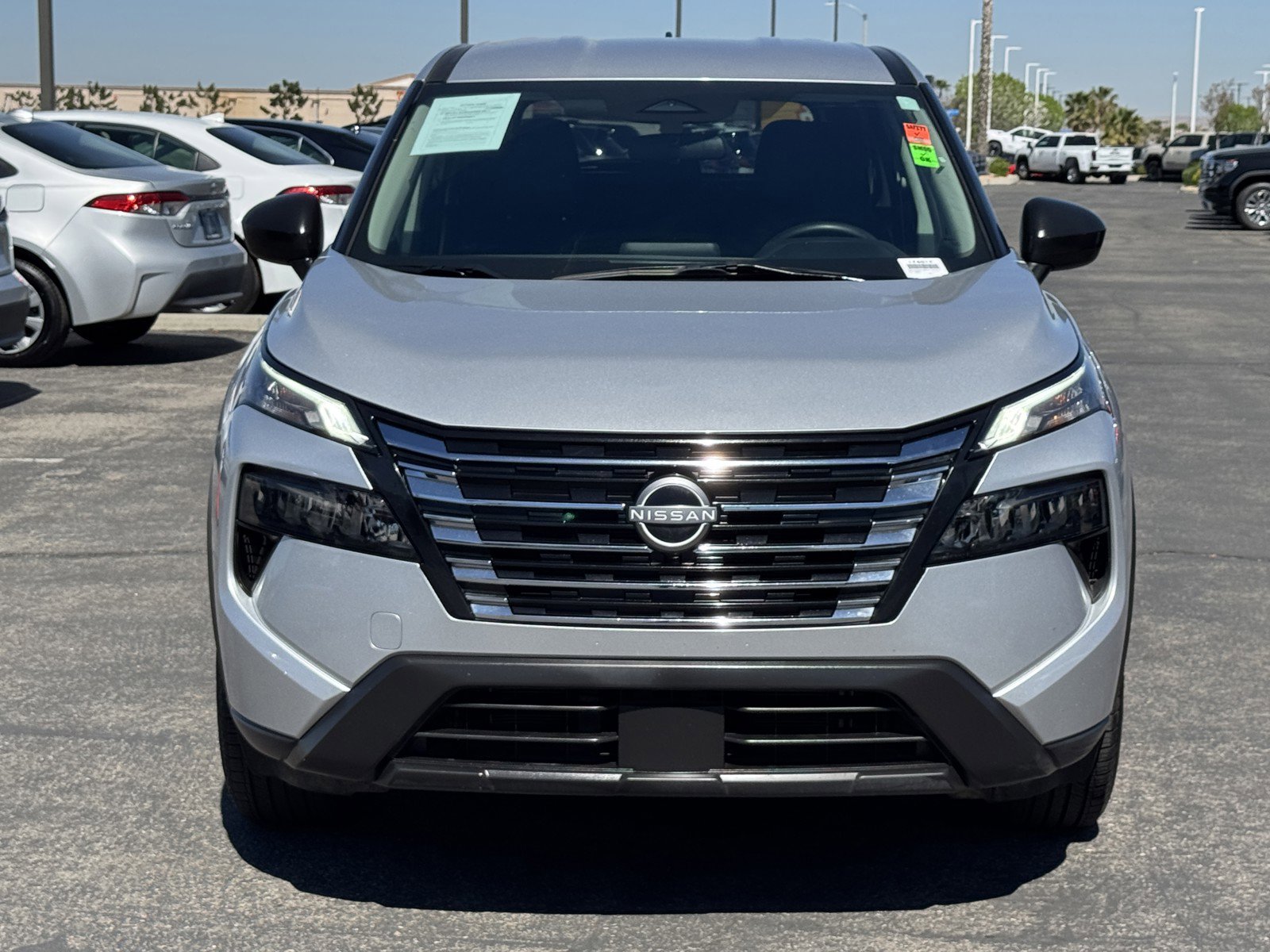 Used 2024 Nissan Rogue S image 2