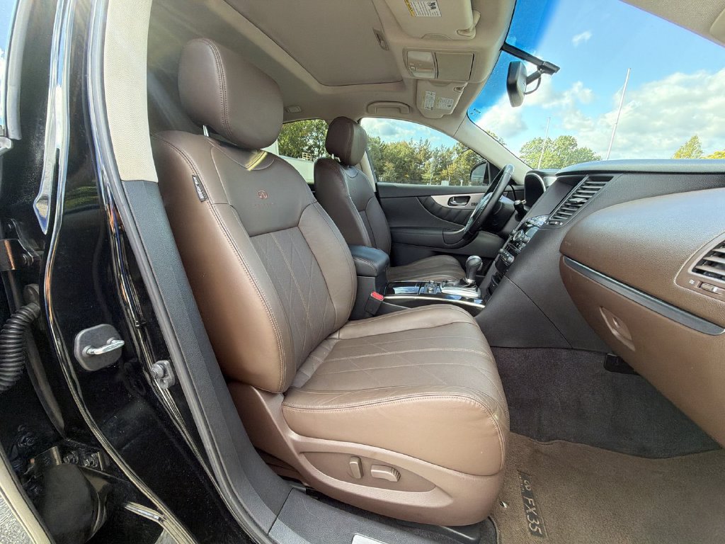 Used 2011 INFINITI FX35 AWD w/ Premium Pkg image 22