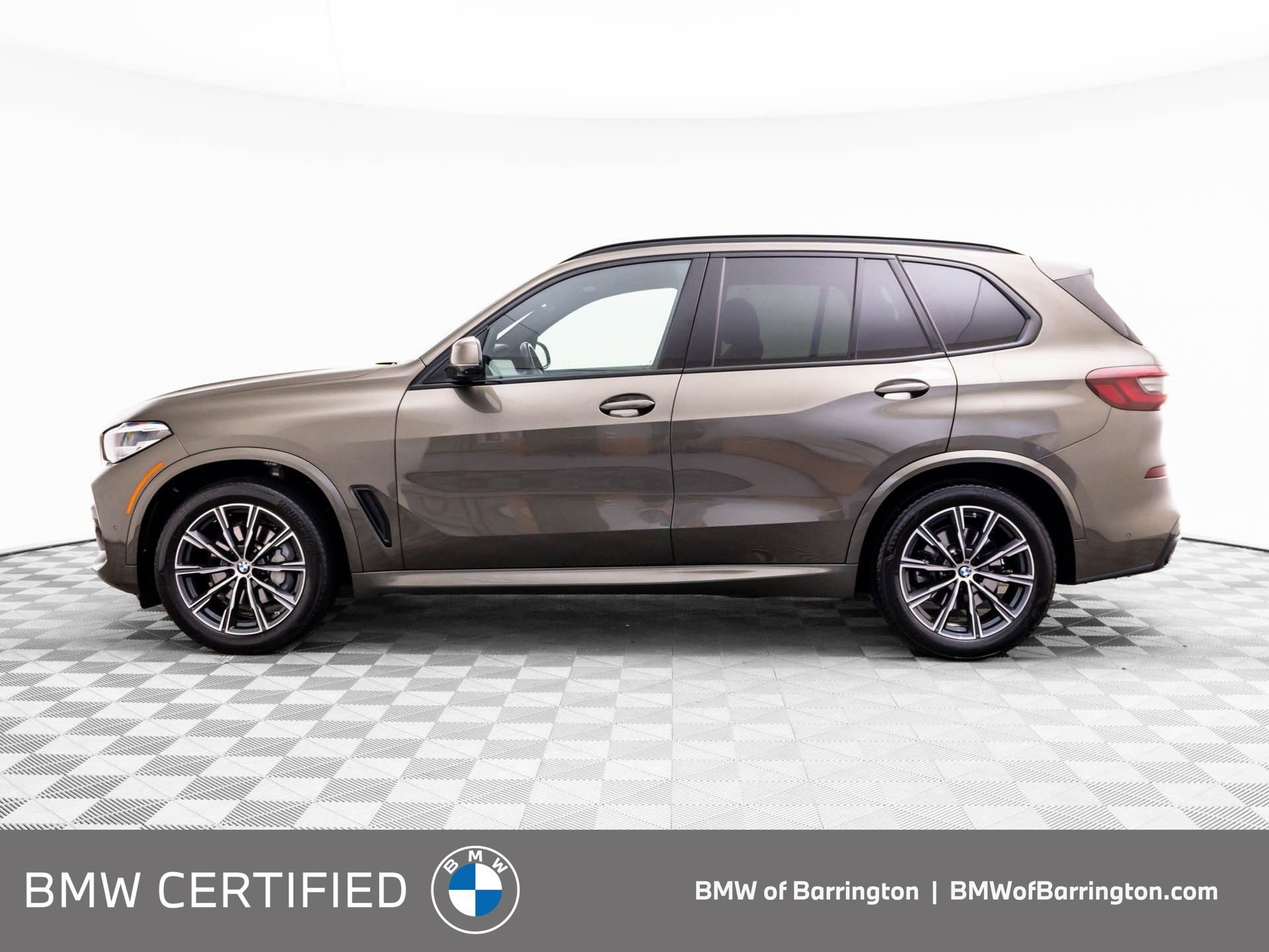 Certified 2023 BMW X5 xDrive40i w/ M Sport Package AWD/4WD image 2