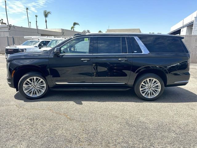Used 2025 Cadillac Escalade ESV Premium Luxury AWD/4WD image 7