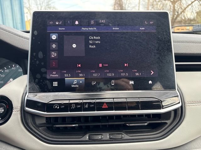 Used 2022 Jeep Compass Limited image 16