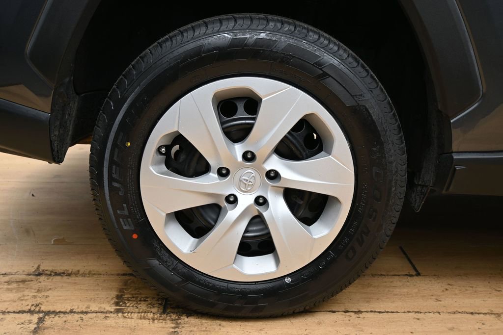 Used 2024 Toyota RAV4 LE image 13