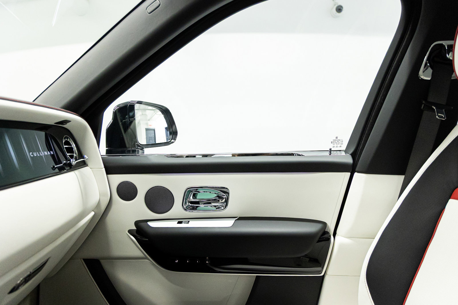 New 2026 Rolls-Royce Cullinan image 46