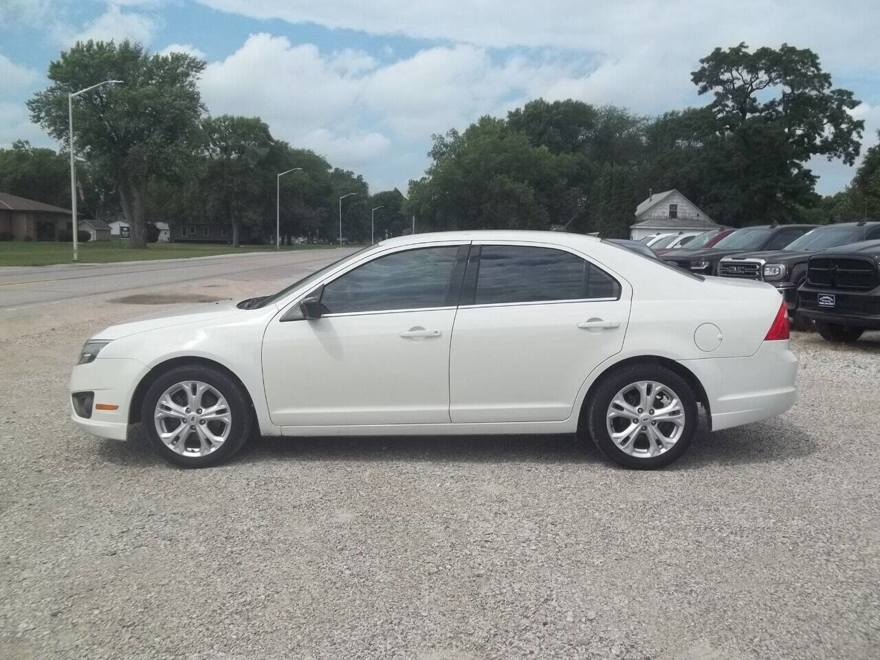 Used 2012 Ford Fusion SE image 2