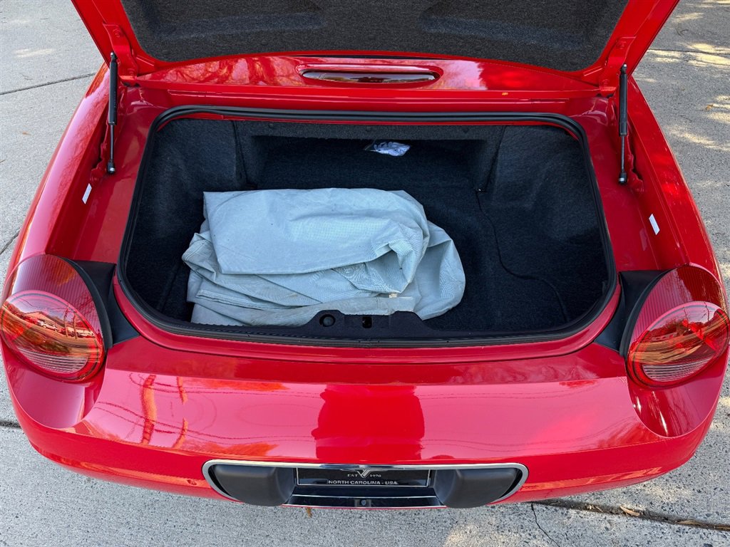 Used 2004 Ford Thunderbird image 64