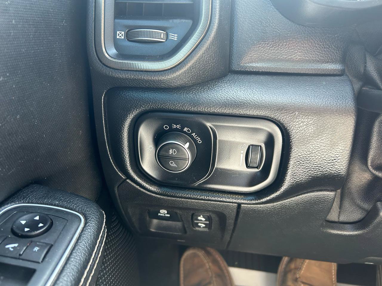 Used 2020 RAM 1500 Rebel w/ Level 1 Equipment Group AWD/4WD image 27