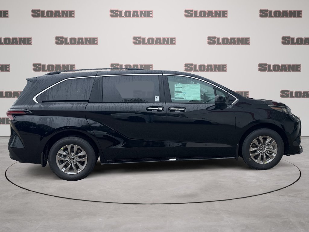 New 2026 Toyota Sienna XLE AWD/4WD image 6