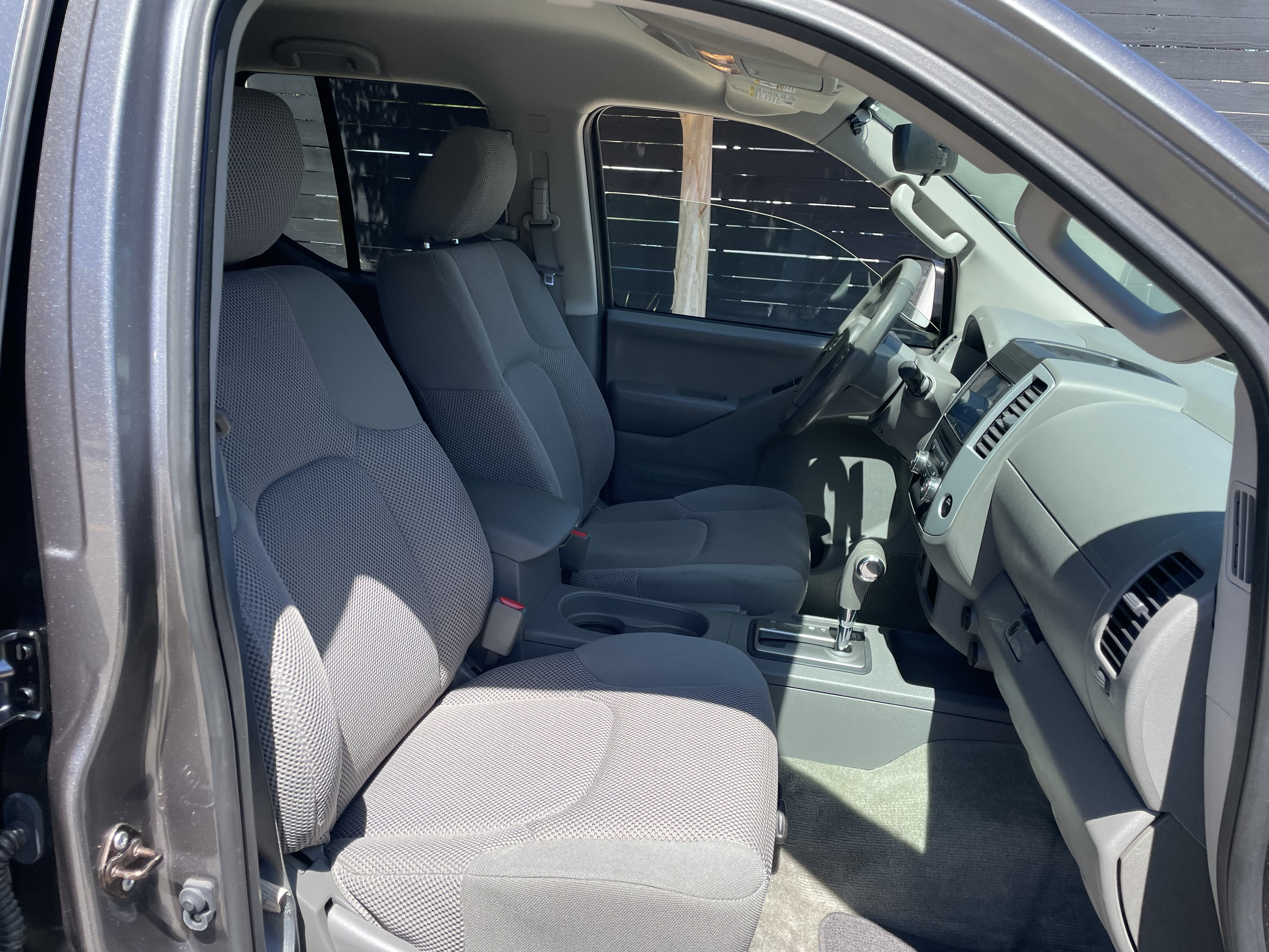 Used 2016 Nissan Frontier SV RWD image 12