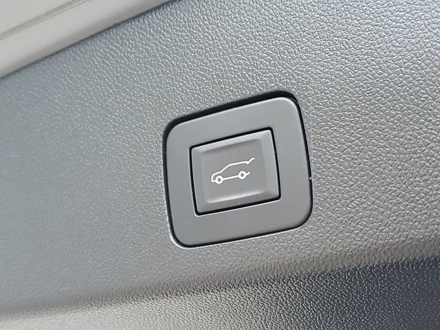 Used 2024 Buick Encore GX Avenir w/ Avenir Convenience Package AWD/4WD image 36