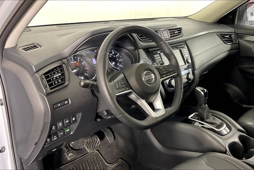 Used 2018 Nissan Rogue SL w/ Premium Package AWD/4WD image 17