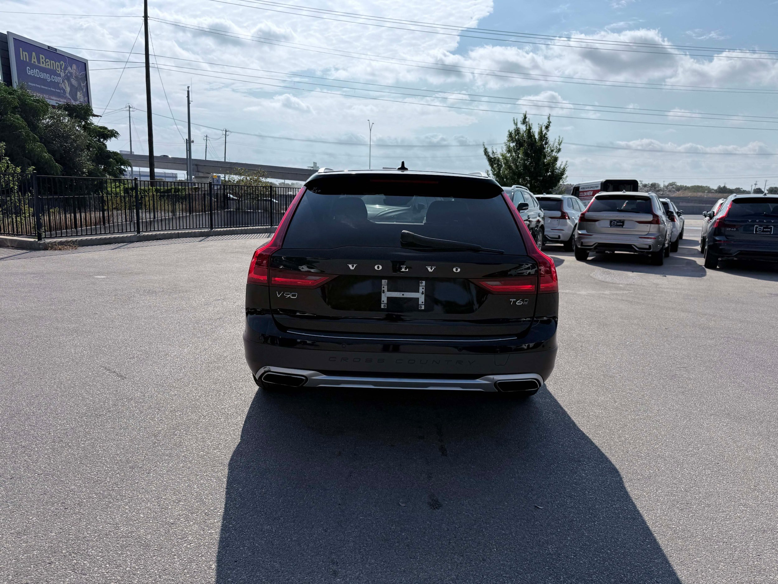Used 2018 Volvo V90 T6 Cross Country w/ Convenience Package AWD/4WD image 5