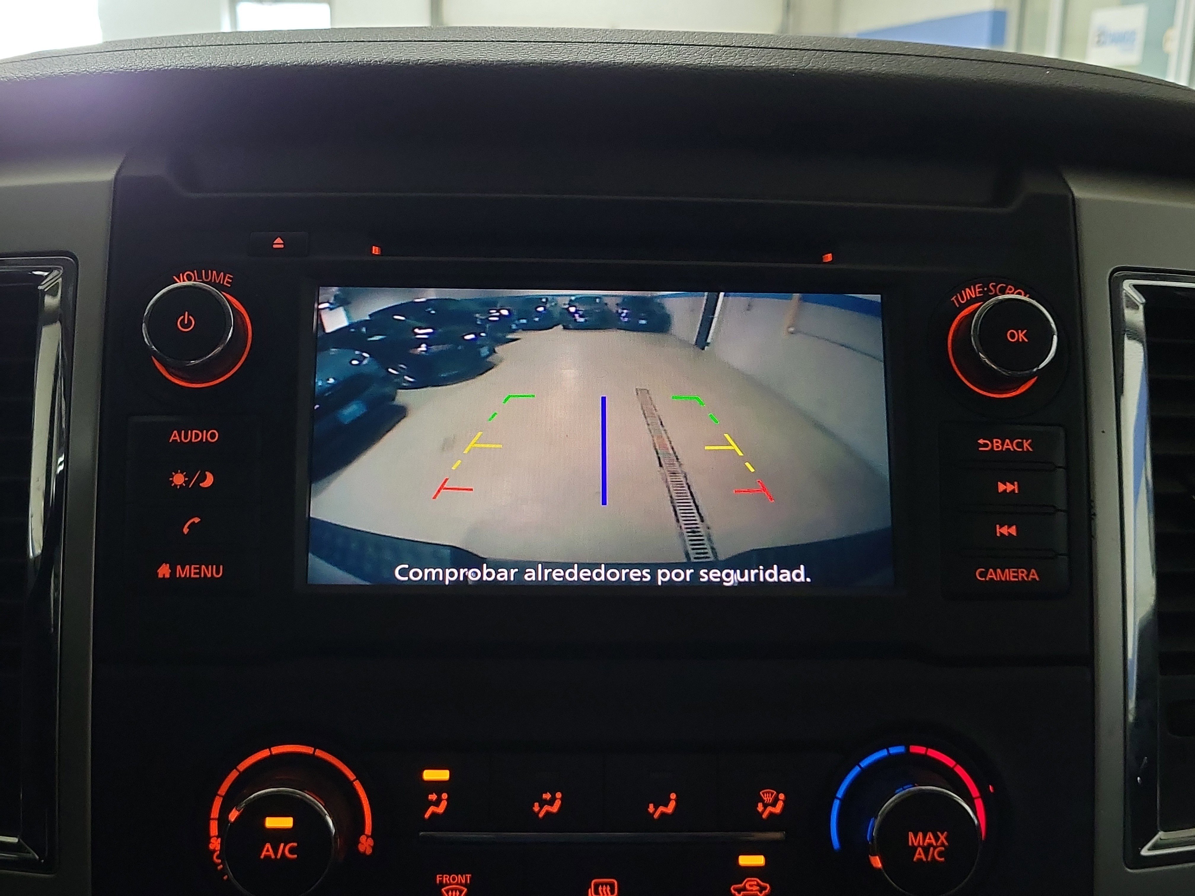 Used 2019 Nissan Titan SV image 30