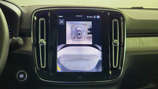 New 2026 Volvo XC40 B5 Plus w/ Protection Package Premier AWD/4WD image 19