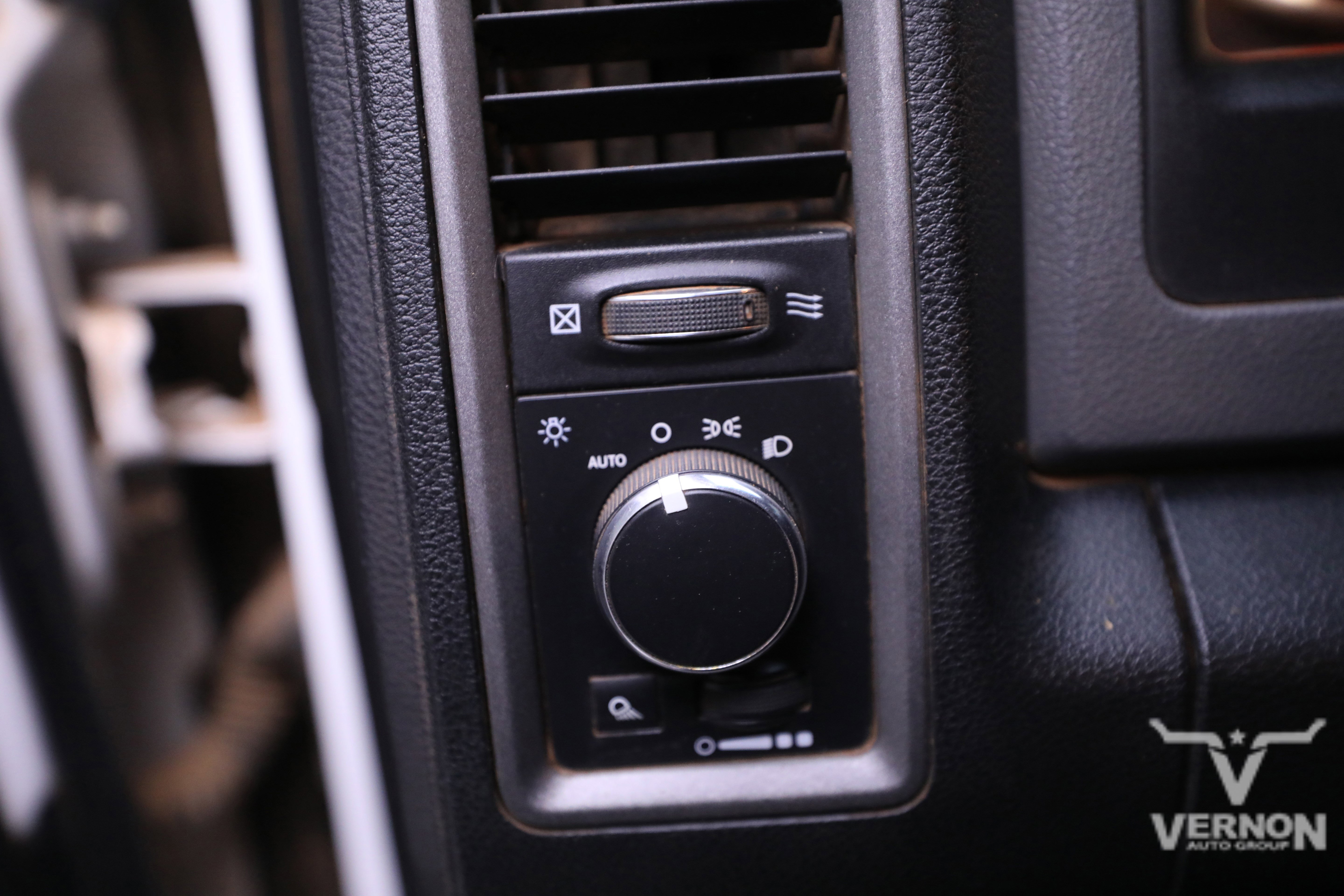 Used 2015 RAM 2500 Tradesman w/ Chrome Appearance Group image 16