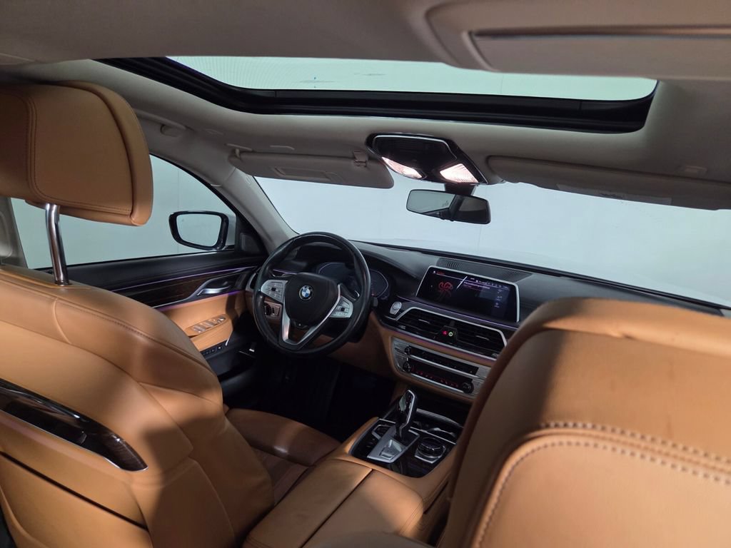 Used 2020 BMW 750i xDrive w/ Autobahn Package AWD/4WD image 31
