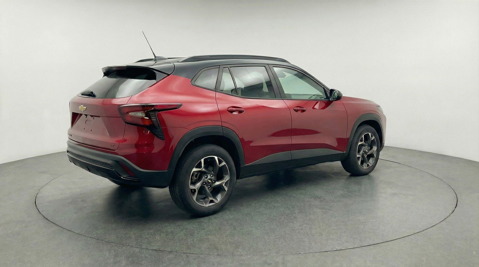 Used 2025 Chevrolet Trax LT image 9