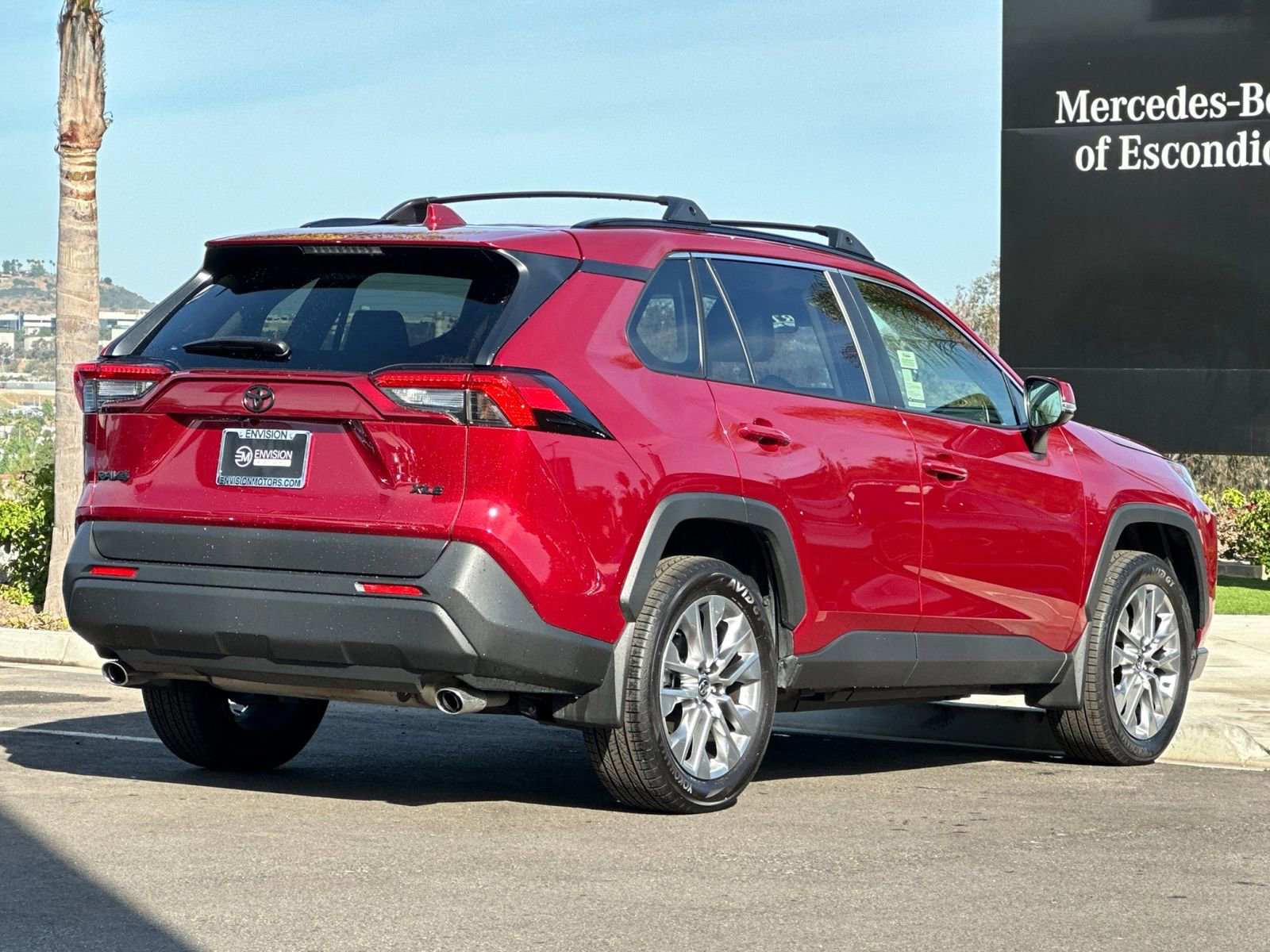 Used 2025 Toyota RAV4 XLE Premium FWD image 3