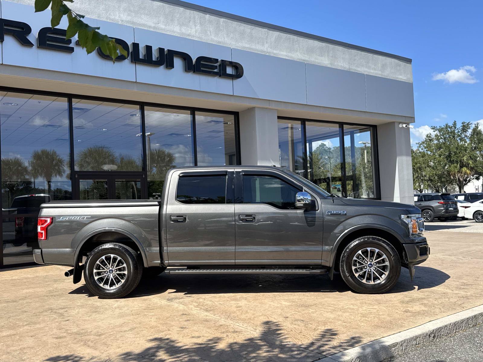 Used 2018 Ford F150 XLT w/ Equipment Group 302A Luxury RWD image 2