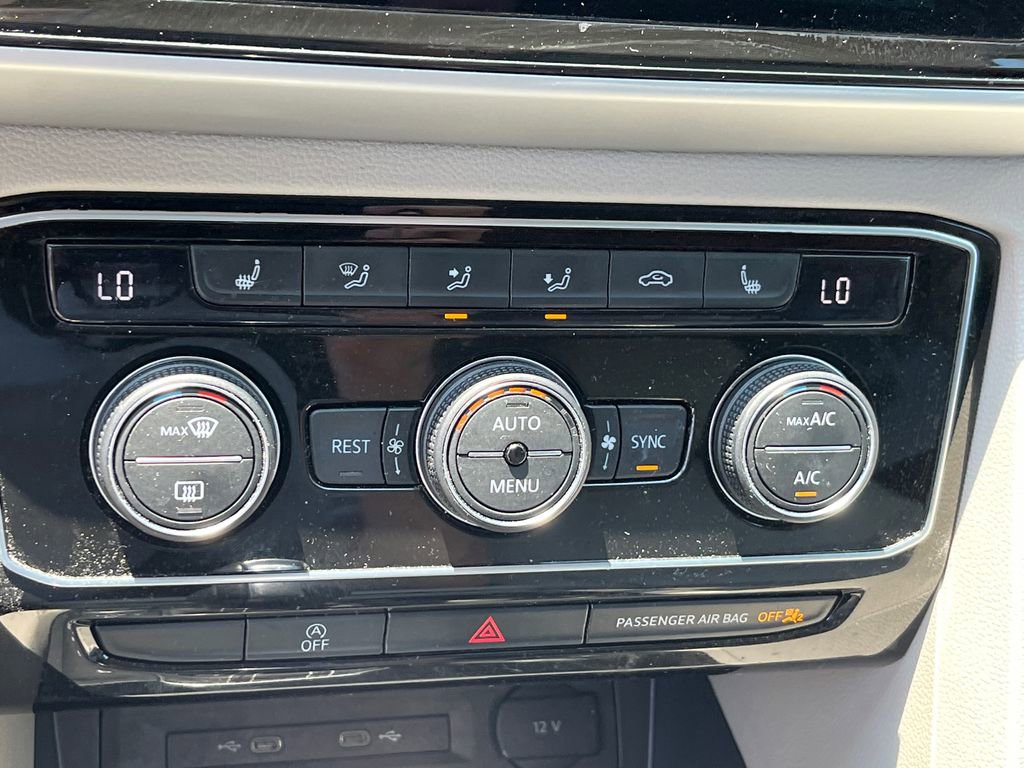 Used 2023 Volkswagen Atlas SE w/ Black Wheel Package AWD/4WD image 18