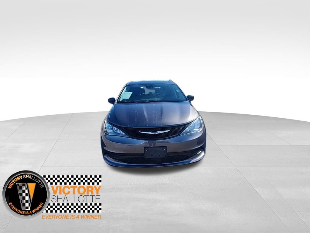 Certified 2023 Chrysler Voyager LX image 16