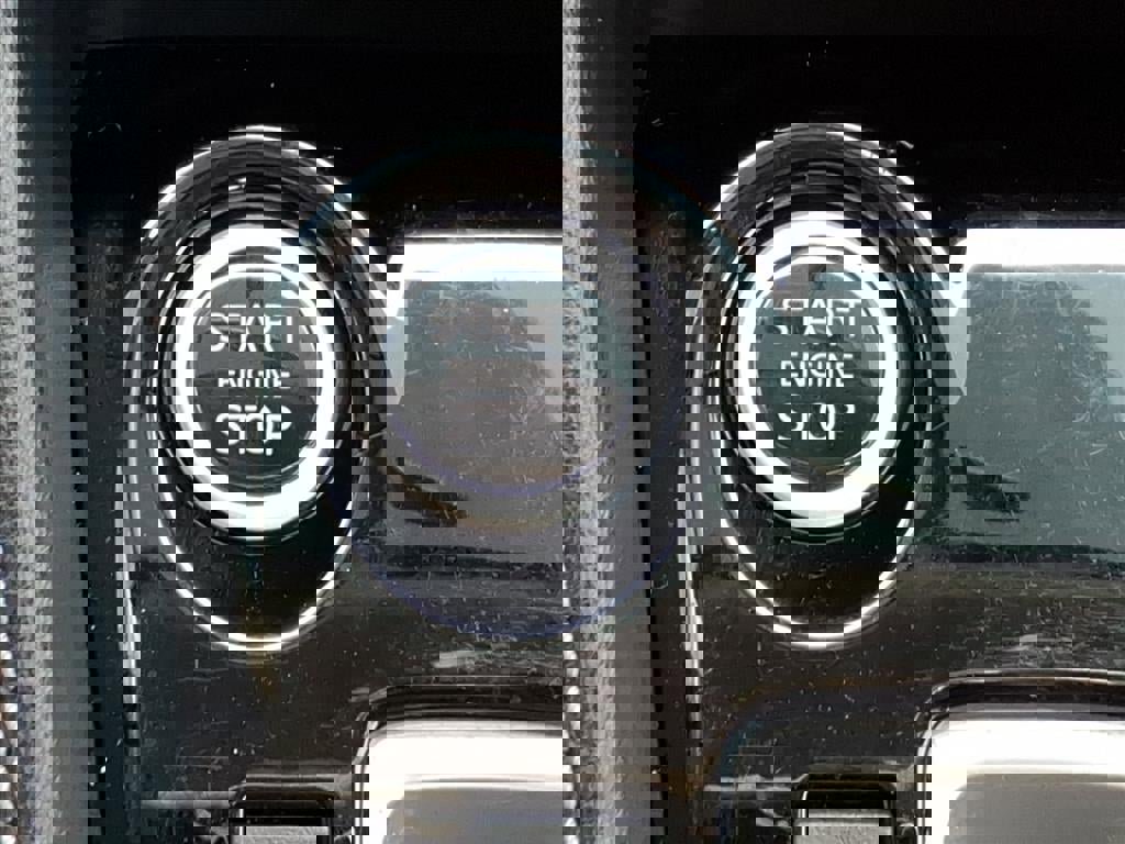 Used 2018 Nissan Kicks SV image 19