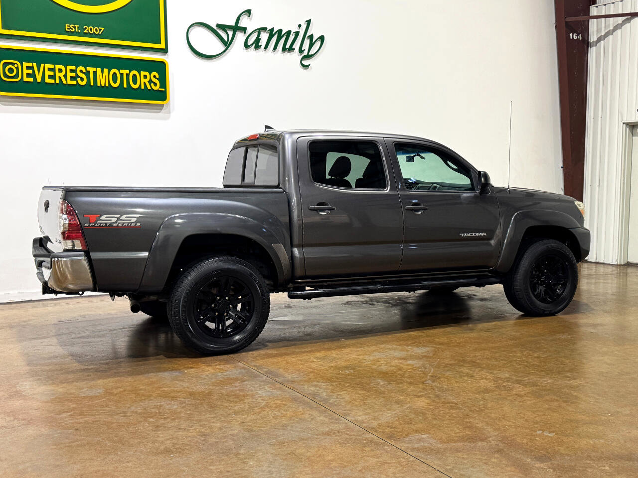 Used 2015 Toyota Tacoma 4x4 Double Cab image 3