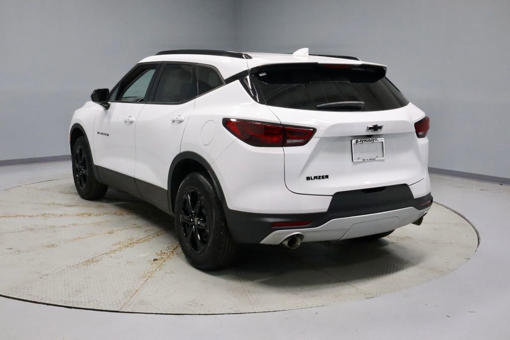 Used 2024 Chevrolet Blazer LT w/ Convenience Package FWD image 10