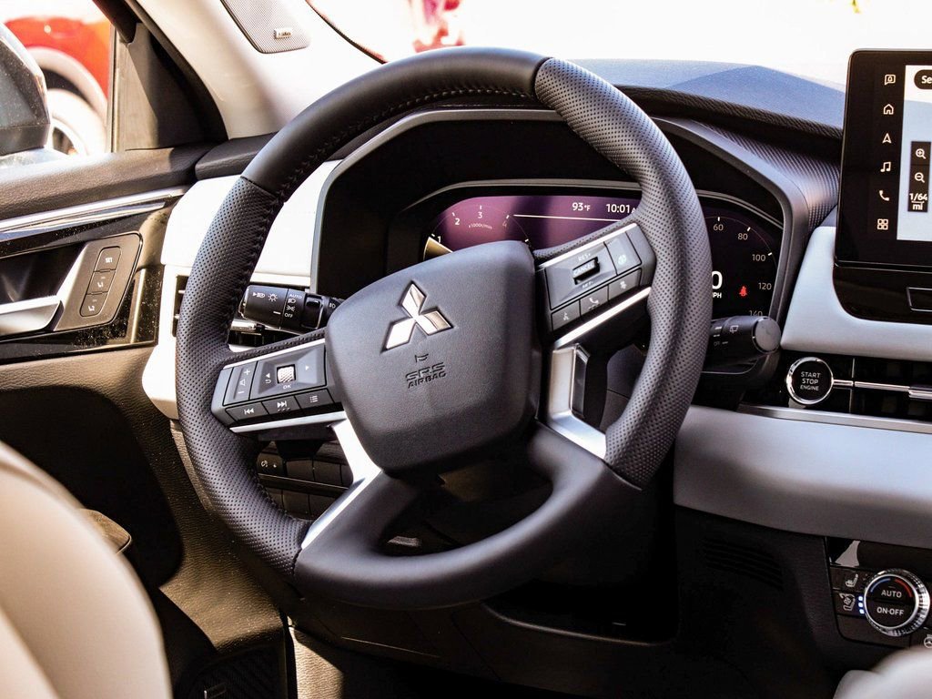 New 2025 Mitsubishi Outlander SEL image 27