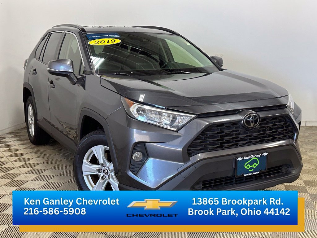 Used 2019 Toyota RAV4 XLE w/ Convenience Package AWD/4WD image 3