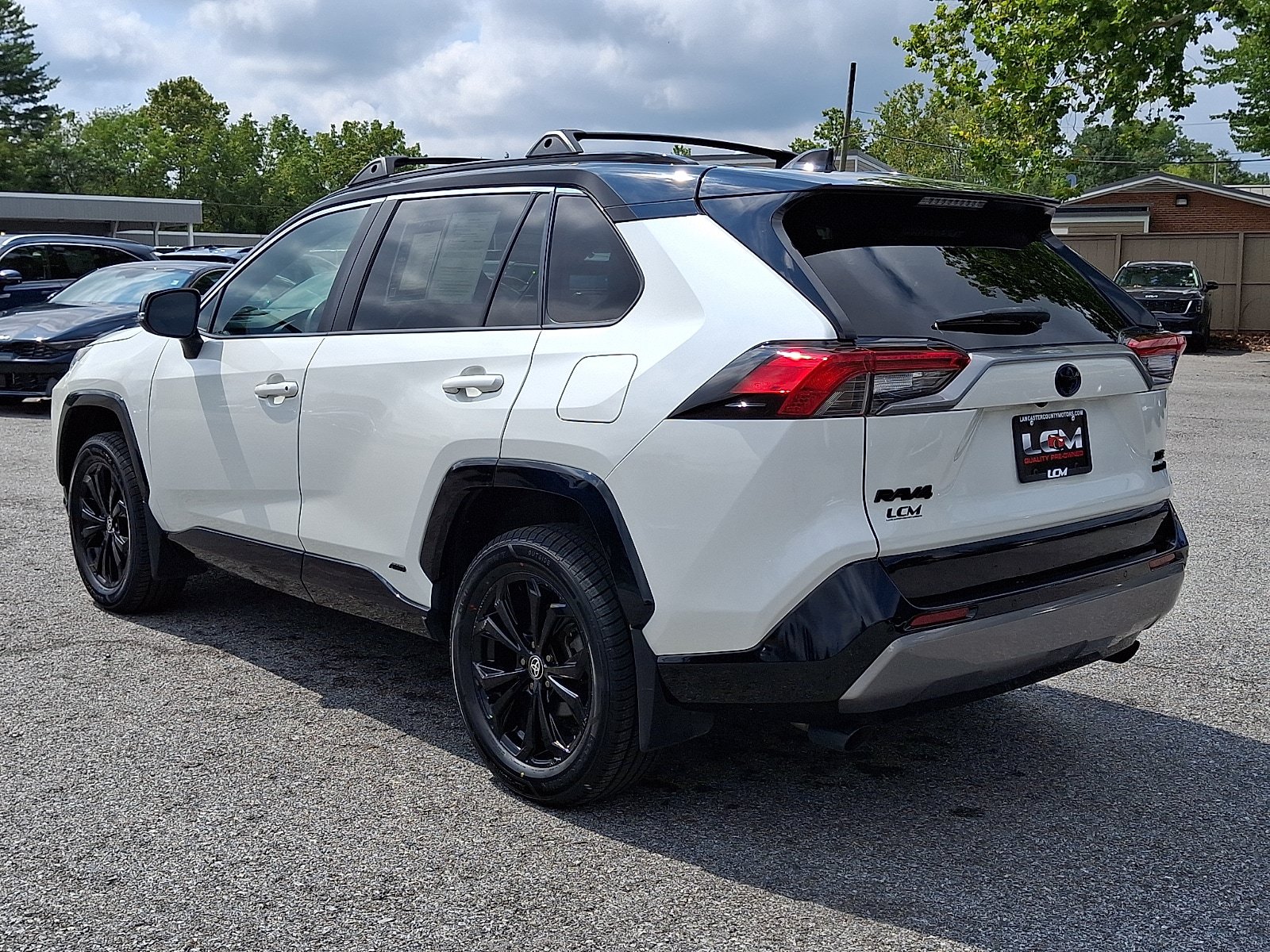 Used 2022 Toyota RAV4 XSE AWD/4WD image 8