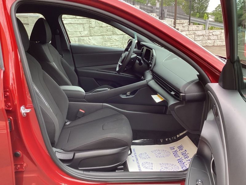 New 2025 Hyundai Elantra Sport FWD image 18