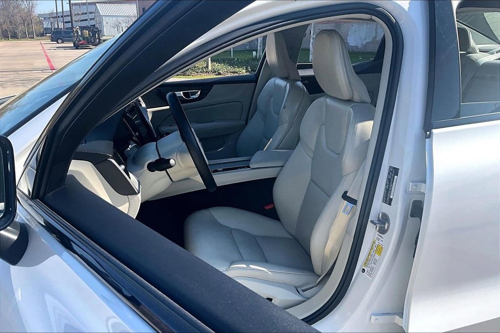 Used 2024 Volvo S60 B5 Plus image 32