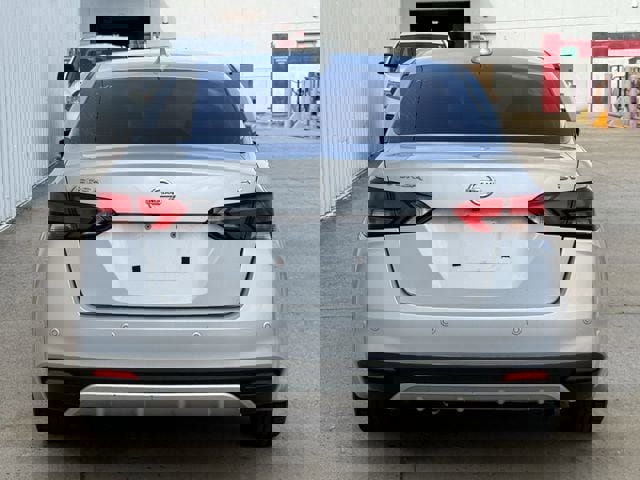 Used 2021 Nissan Versa SV image 5