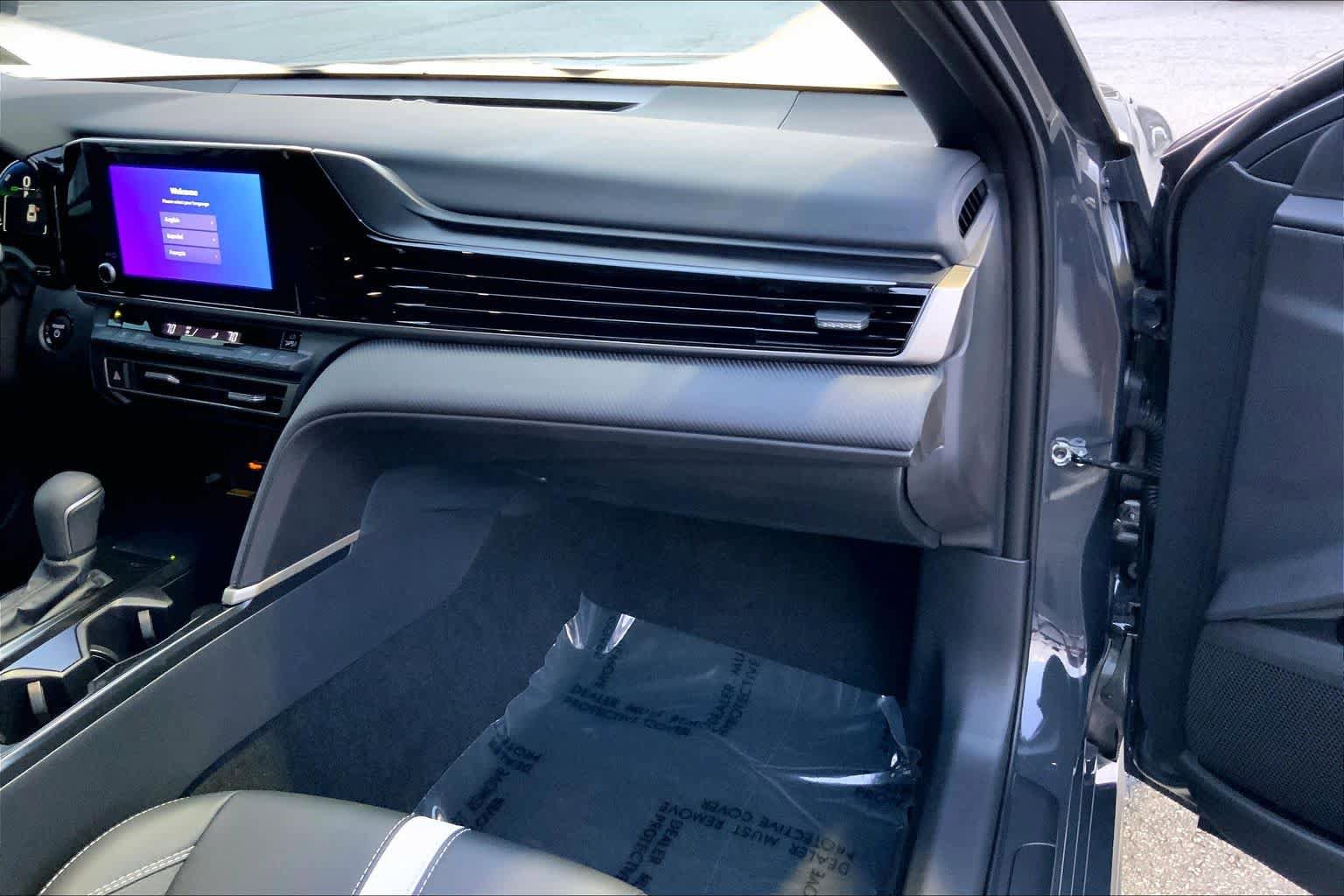 Used 2026 Toyota Camry SE FWD image 18
