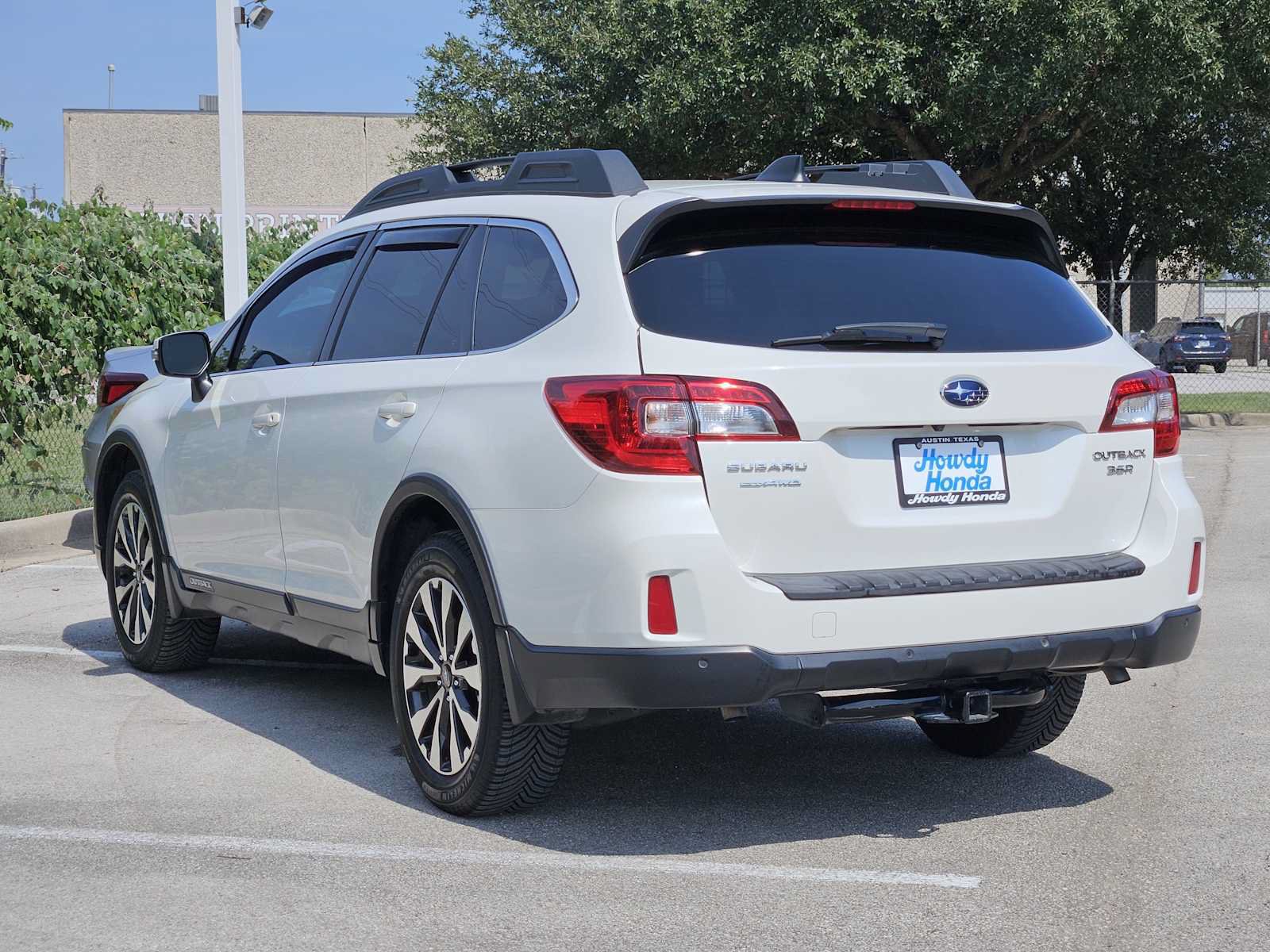 Used 2017 Subaru Outback 3.6R Limited AWD/4WD image 6