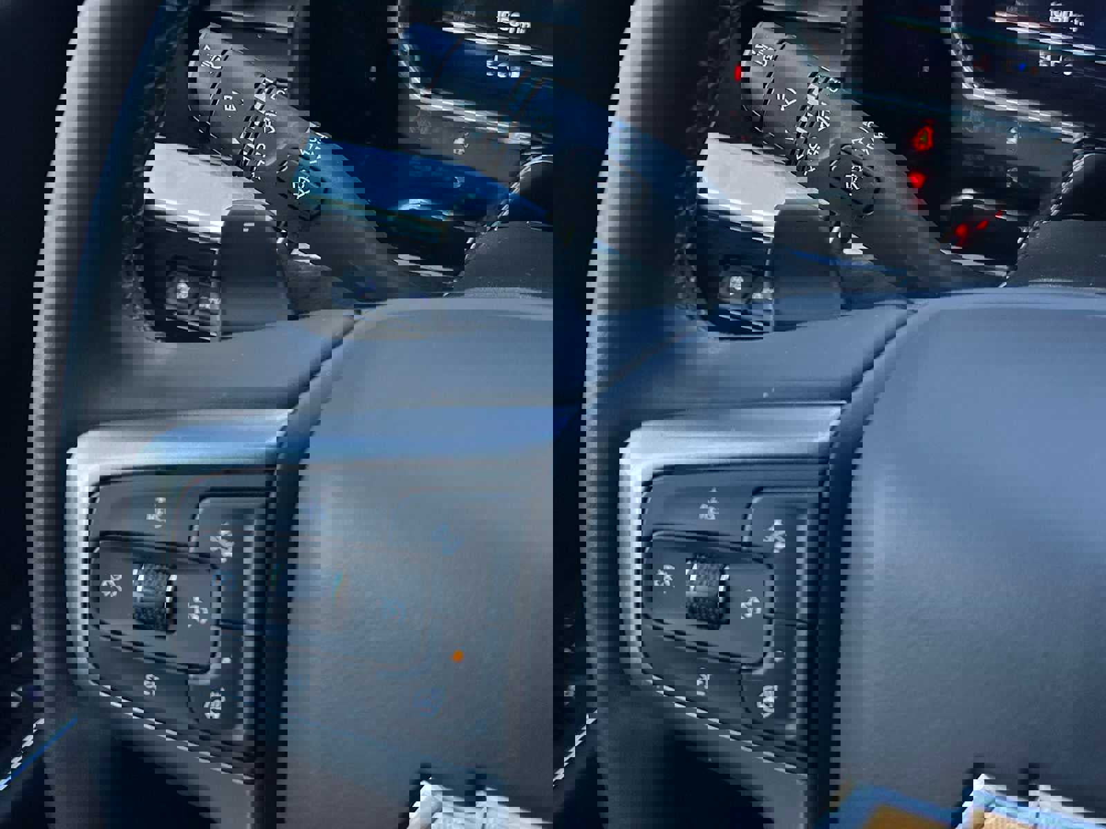 Used 2025 Chevrolet Silverado 1500 LTZ w/ LTZ Premium Package image 35