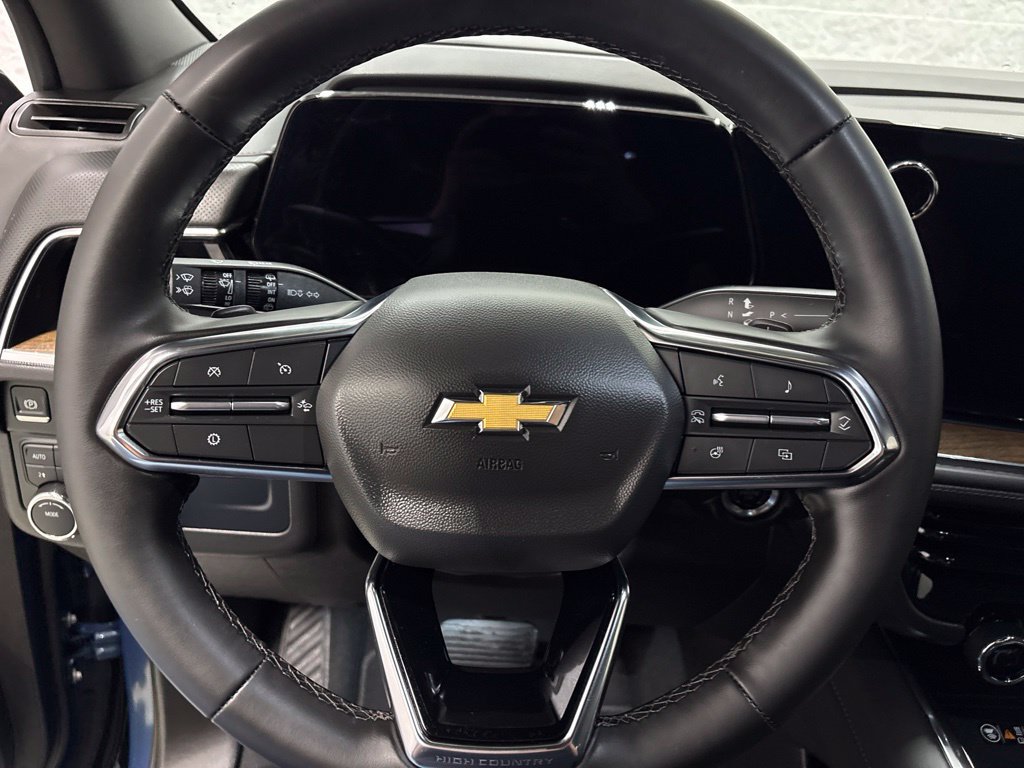 Used 2025 Chevrolet Tahoe High Country AWD/4WD image 20