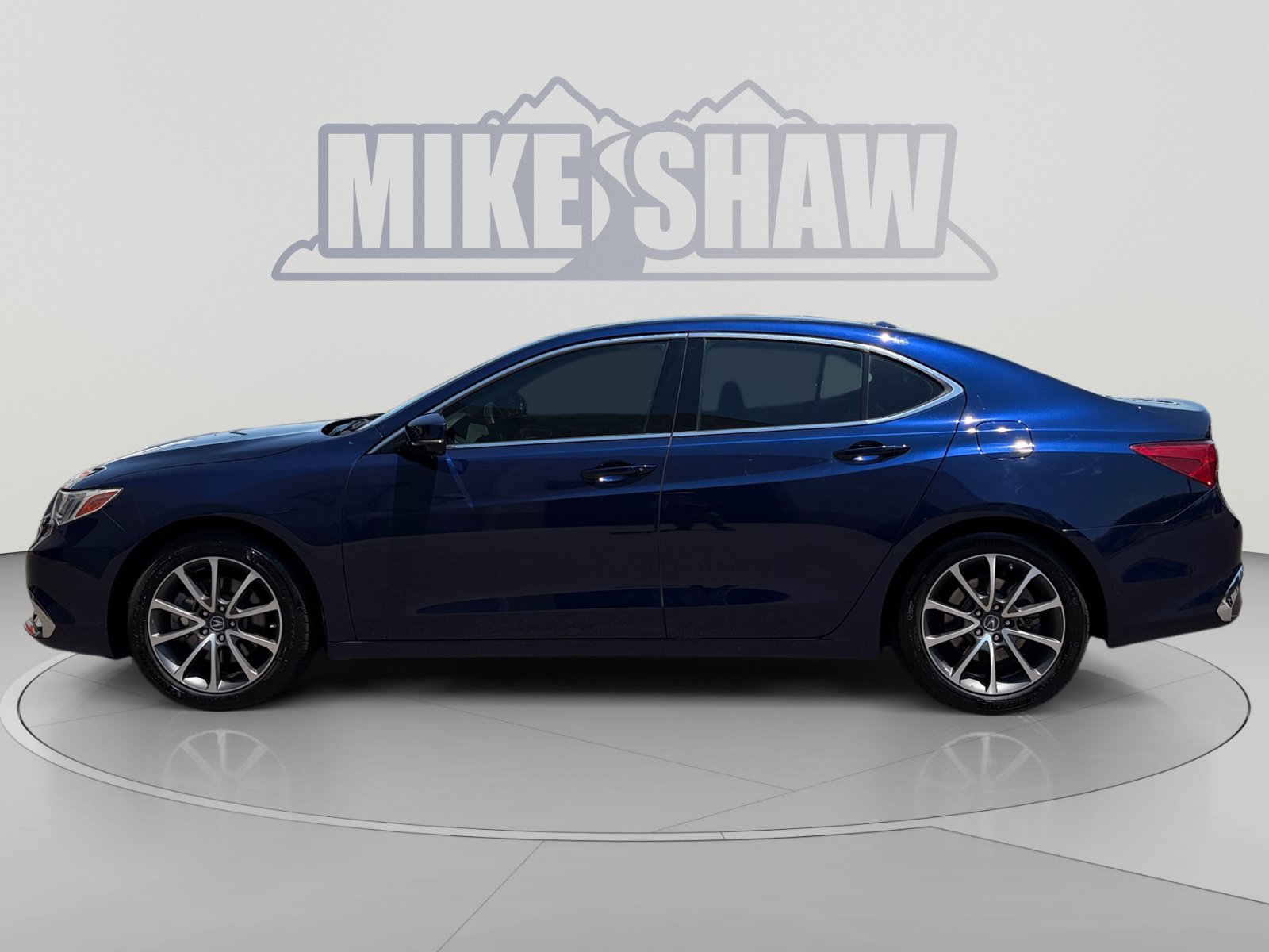 Used 2018 Acura TLX V6 SH-AWD image 2