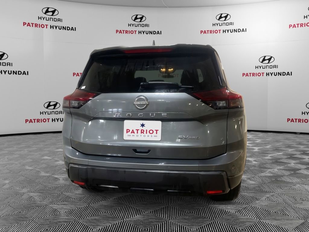 Used 2024 Nissan Rogue SV image 5