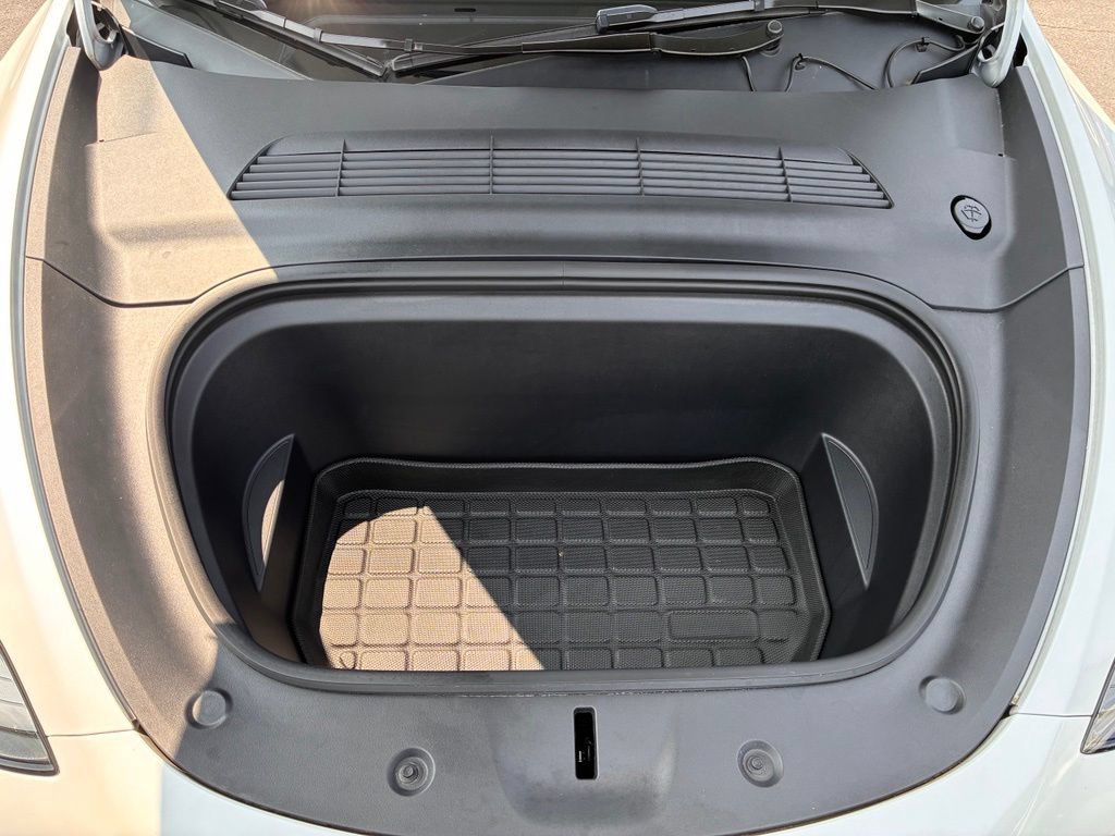 Used 2024 Tesla Model Y Long Range AWD/4WD image 9