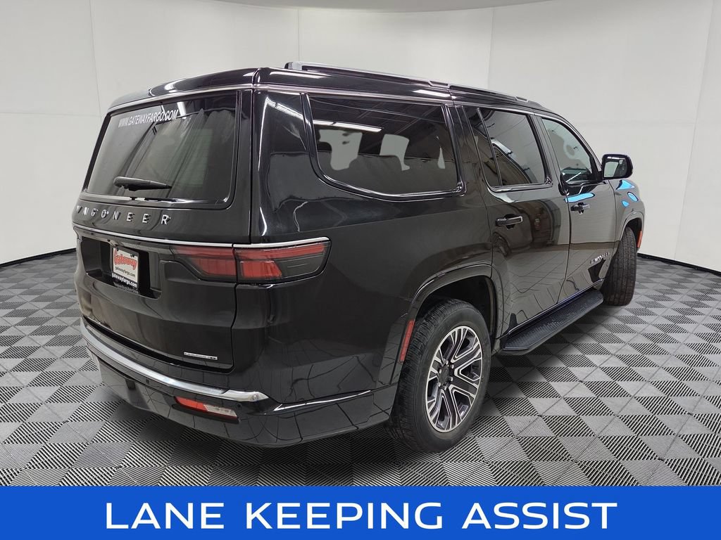 Used 2023 Jeep Wagoneer Series II AWD/4WD image 4